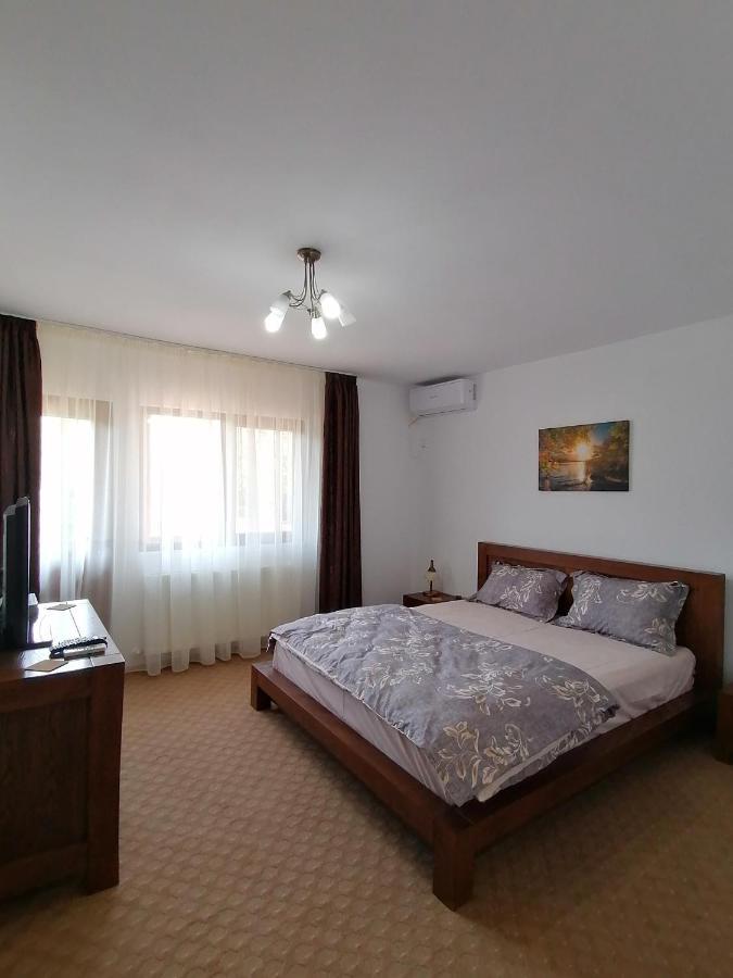 Отель Casa Carp Calarasi Экстерьер фото