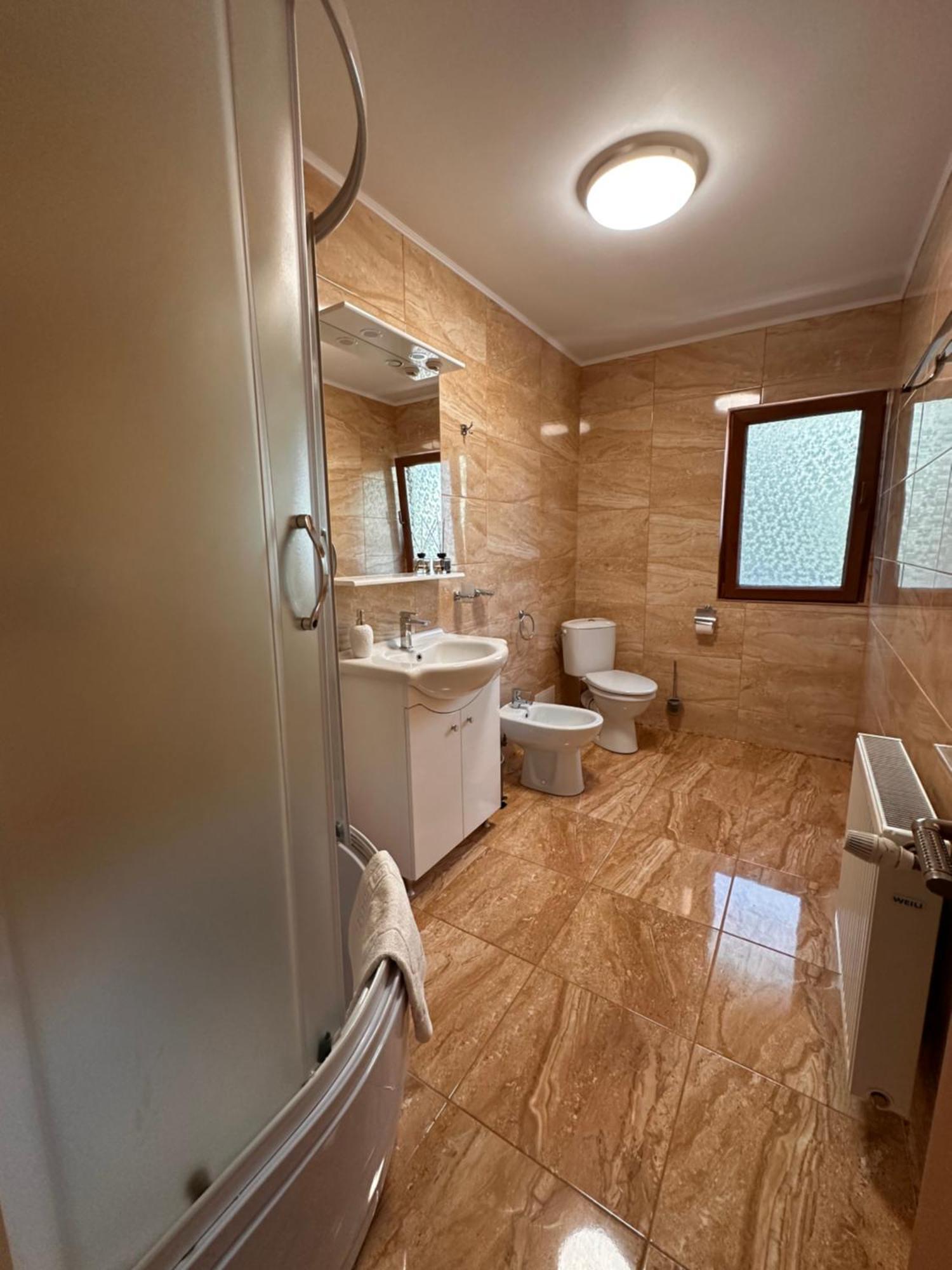 Отель Casa Carp Calarasi Экстерьер фото